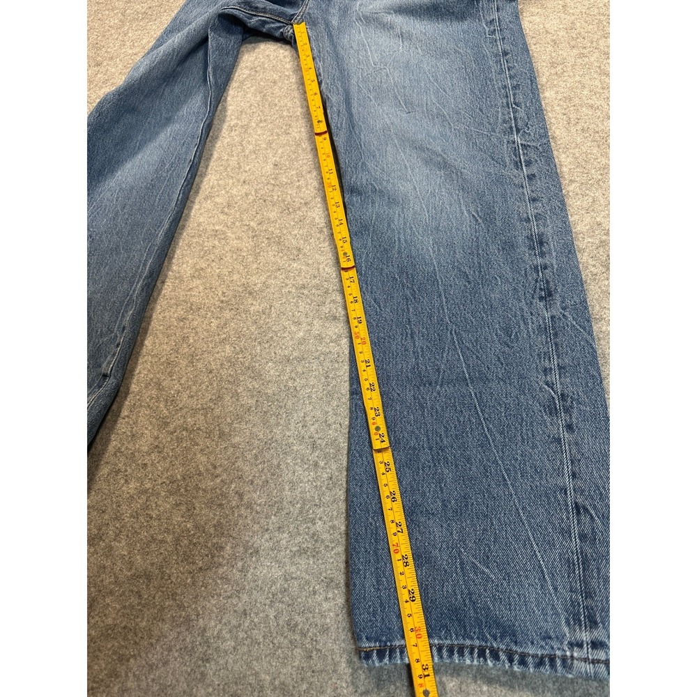 Levis 501 90s Straight Leg Jeans Mens Medium Wash Blue Button Fly Denim W30 L32 - Picture 8 of 10